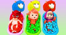 Bathtime with Colorful Characters!